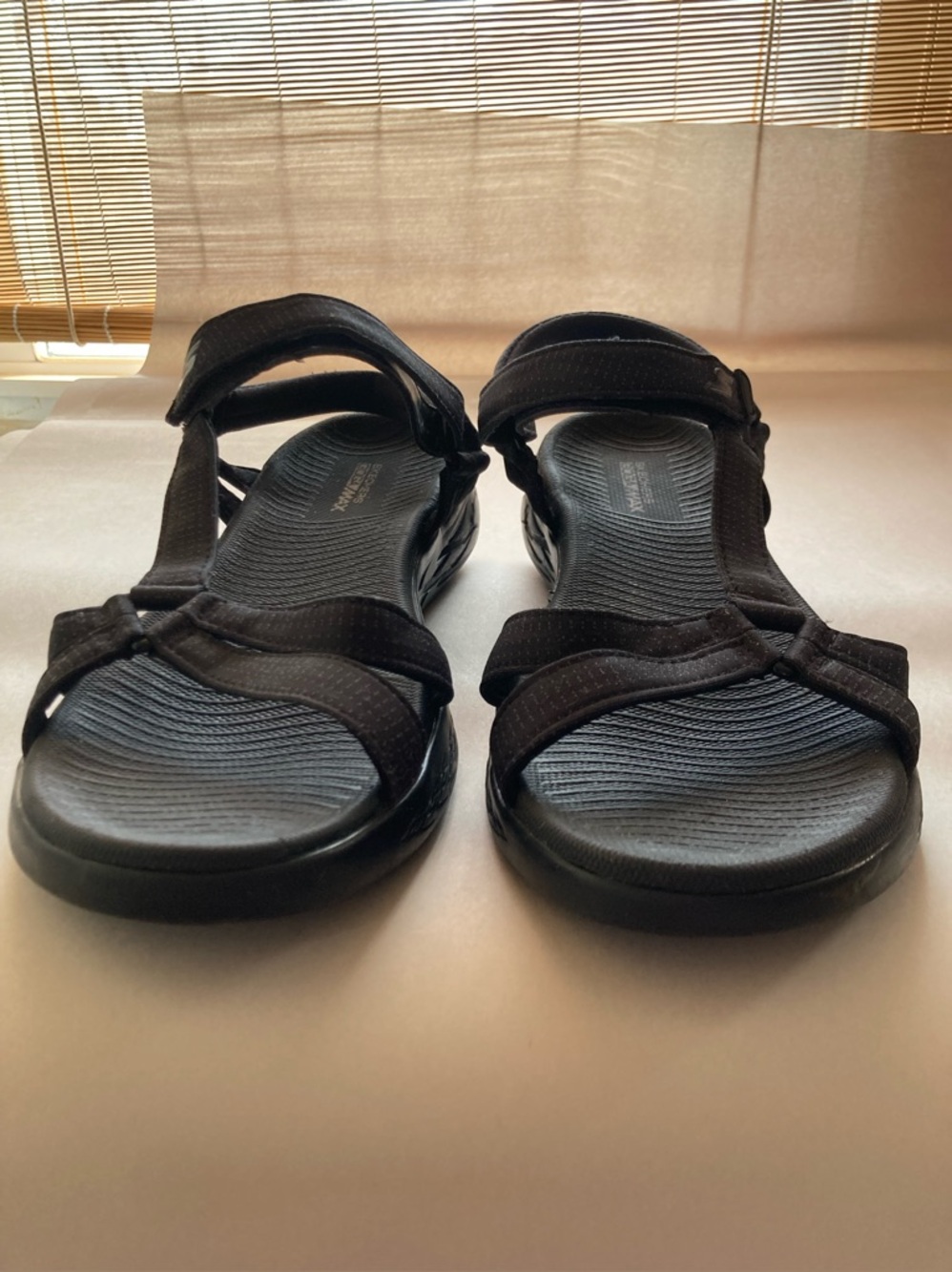 Skechers 15316 Womens Go 600 Brilliancy Sandals Black Strappy Goga Mat Size 9 - Picture 2 of 7